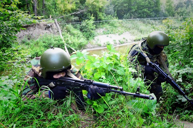    Кого освободят от уголовной ответственности за службу в армии?