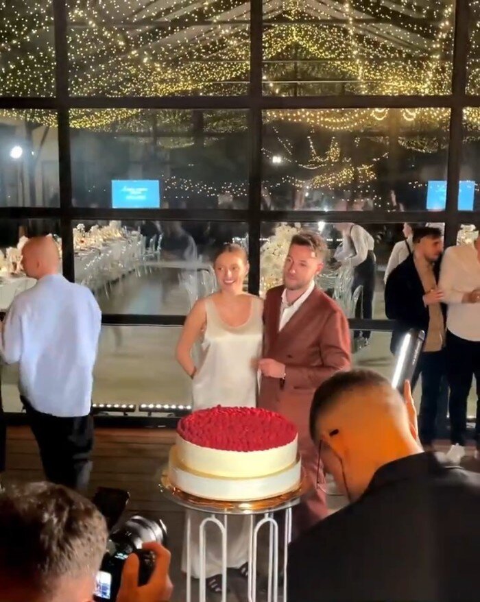 "Невеста красивая, но беременная". Свадьба юмориста"Камеди Клаб" Андрея ...