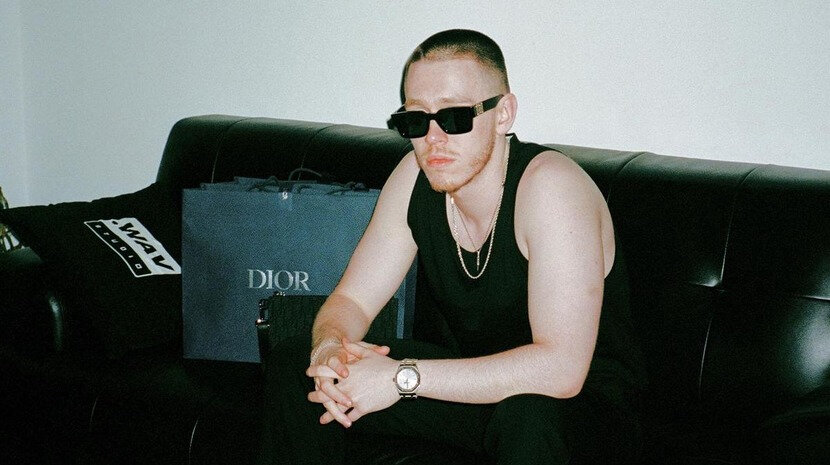 Организаторы концертов Big Baby Tape в Москве (16 июня) и Петербурге (17 июня) сообщили, что мероприятия не состоятся "по независящим от артиста и организаторов причинам". Новые даты обещают назвать "в течение 2-3 дней". 

Это уже не первые "переносы" концертов Тейпа. Ранее были отменены выступления в Казани, Нижнем Новгороде и Екатеринбурге. Организаторы этих концертов тоже обещали назвать новые даты, но пока этого не сделали. 

Причины отмен пока так и не были точно названы. Однако в начале июня Екатерина Мизулина написала, что она отправила заявления на Big Baby Tape в Следственный комитет, МВД и Генпрокуратуру. Она просит проверить, пропагандирует ли Big Baby Tape наркотики.

С 19 по 23 июня у Тейпа запланированы концерты на юге России. Об их отмене пока не говорится. Кроме того, 25 июня планируется клаб-шоу в московском Stadium. 