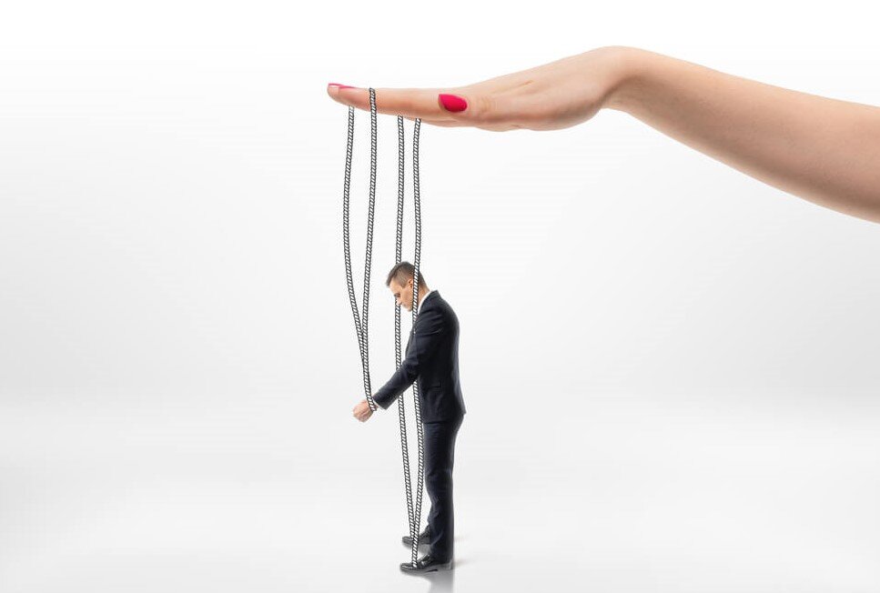 Любовная зависимость. Как избавиться от любовной зависимости. Фото взято из открытого источника