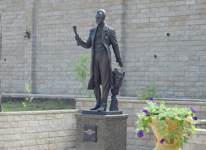 А.Ф.Ребров, сквер у Нарзанной галереи