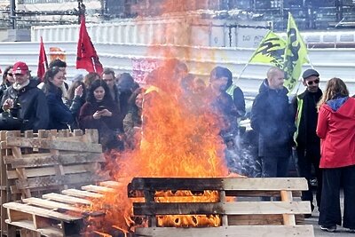    Участники акции протеста против пенсионной реформы ©Евгений Полойко РИА Новости