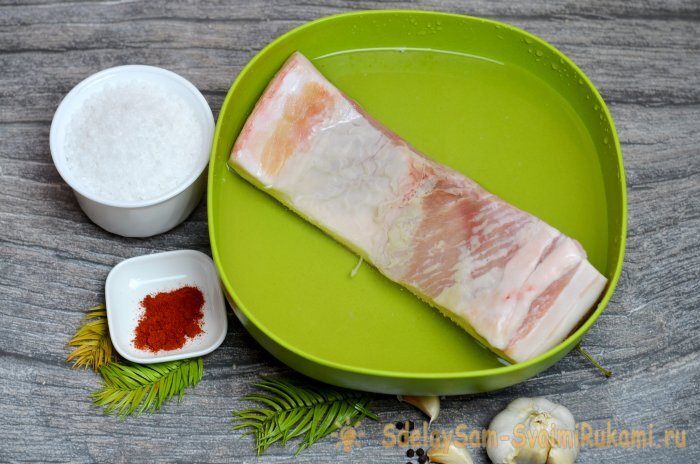 Рецепт сало с паприкой и чесноком