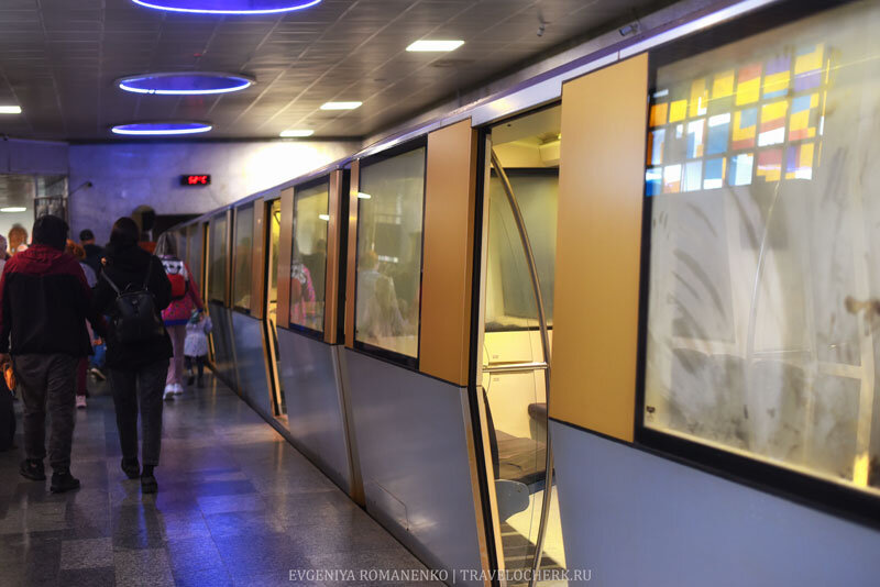 Электропоезд в Новоафонской пещере