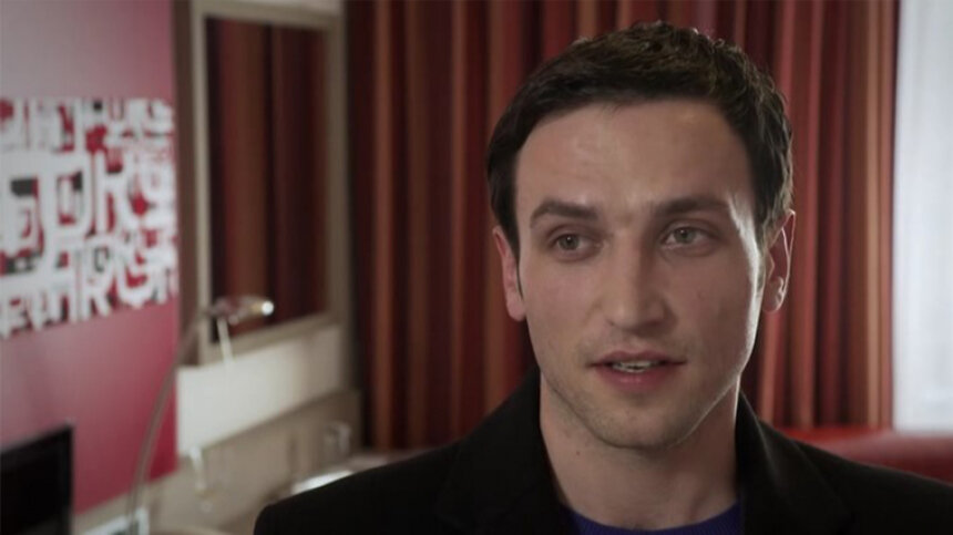 Звезду сериала «Ментовские войны» обокрали в московском баре | Пятый ...