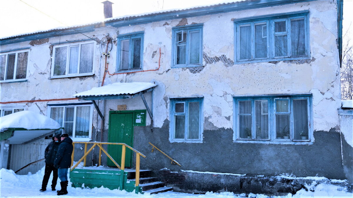    В Югре из аварийного жилья в этом году расселят больше 5 тысяч человек