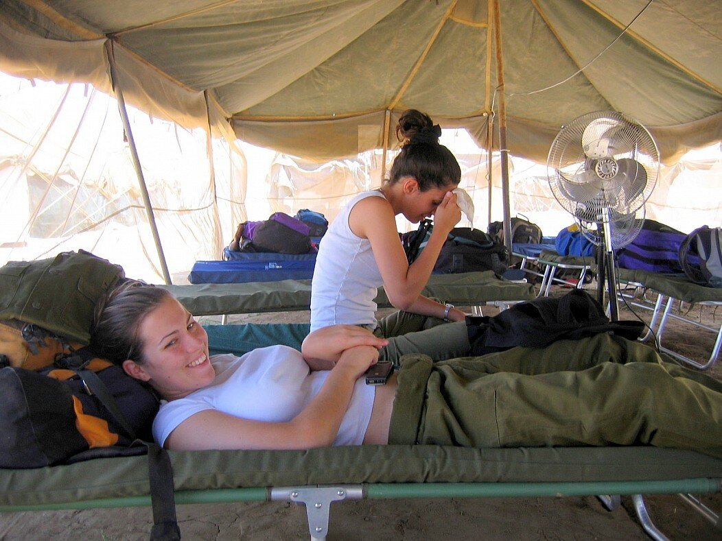 Солдаты в палатке