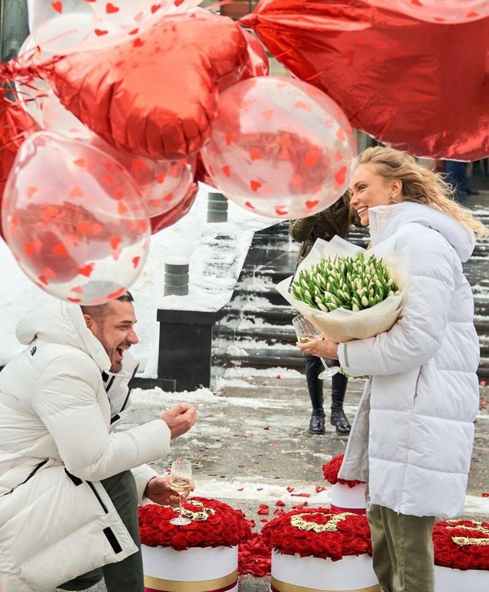    В какой-то момент Курбан опустился на одно колено Фото: Инстаграм (запрещен в РФ) @zimamoscow