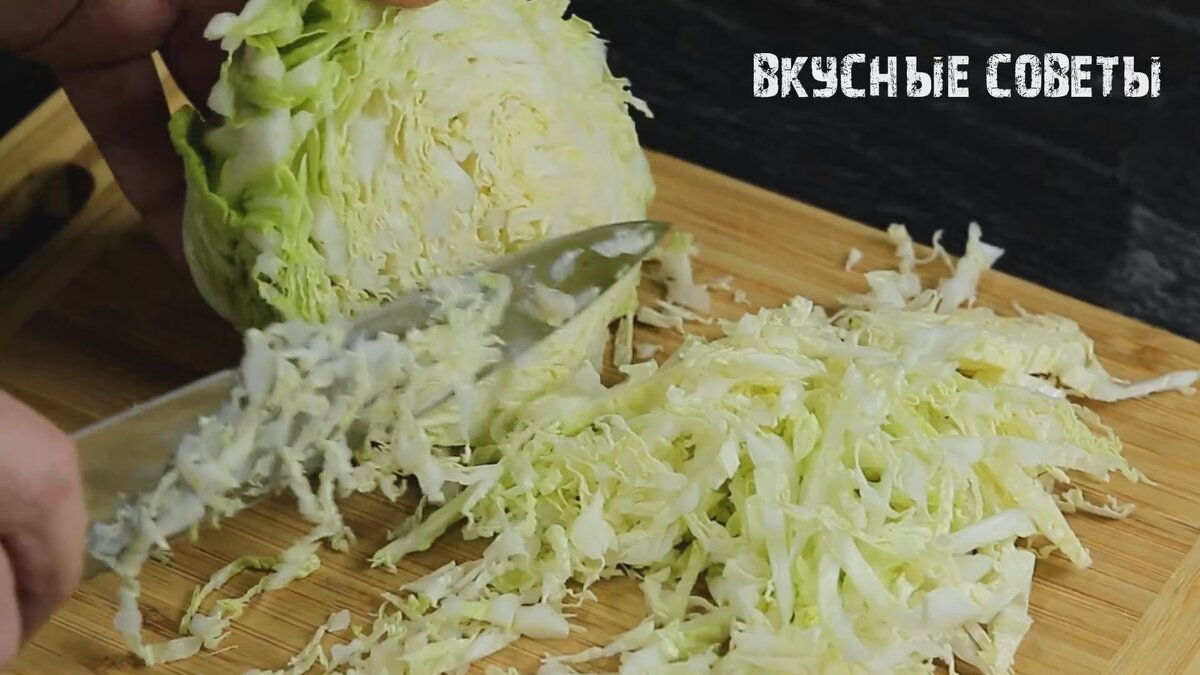 Салат из пекинской капусты с яйцами и огурцами