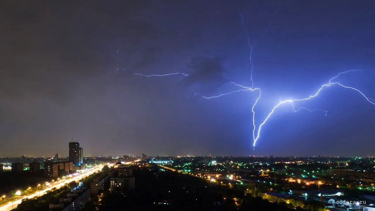 Восходящая молния из Останкинской телебашни