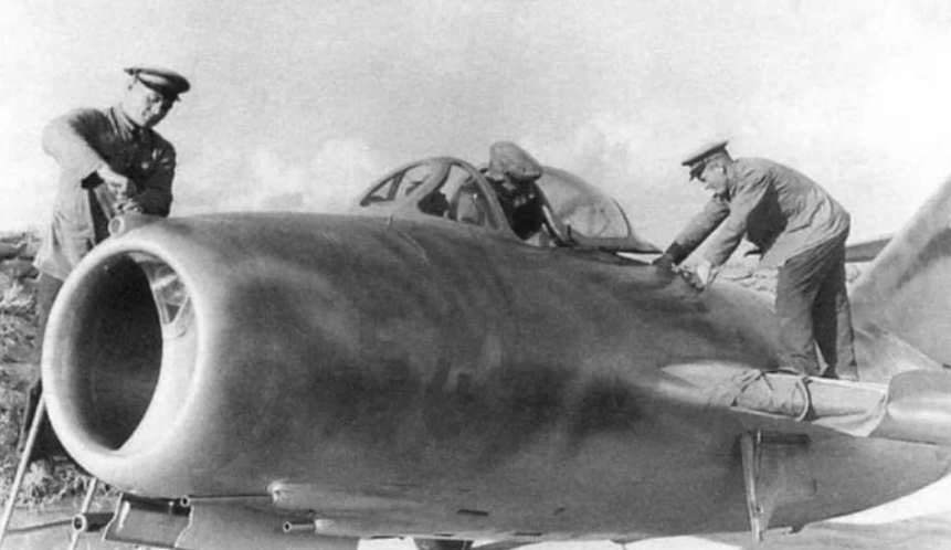 12 апреля 1951. Миг-15 в корейской войне. Летчики миг-15. Миг-15 истребитель.