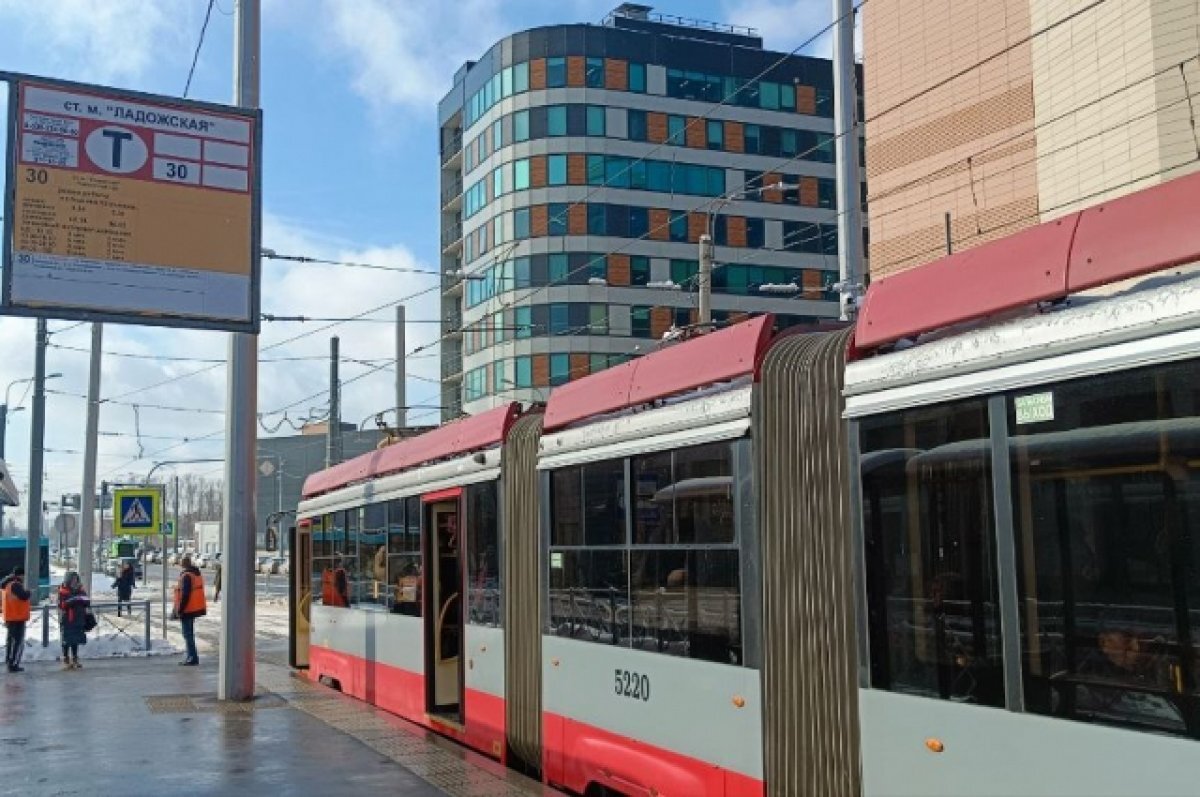    Из-за закрытия «Ладожской» в Петербурге усилили 4 автобусных маршрута