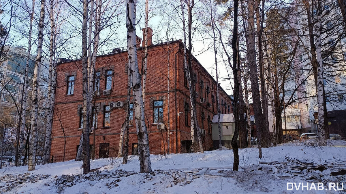    Пример хабаровской архитектуры, главный доходный дом семейства Душечкиных