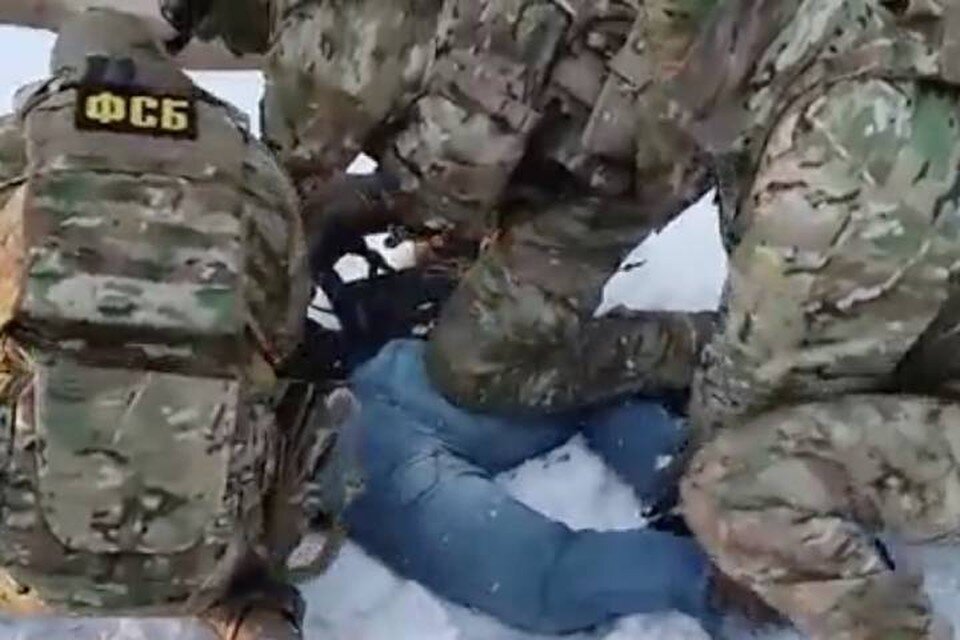     ФСБ задержала россиянина, вербовавшего мобилизованных на сторону Украины  принтскрин видео.