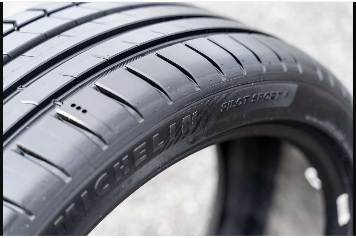 Michelin pilot sports. Michelin Pilot Sport 5. Шина Michelin Pilot Sport 5. Мишлен пилот спорт 5 225 45 17. Мишлен пилот спорт 5 215/45/17.