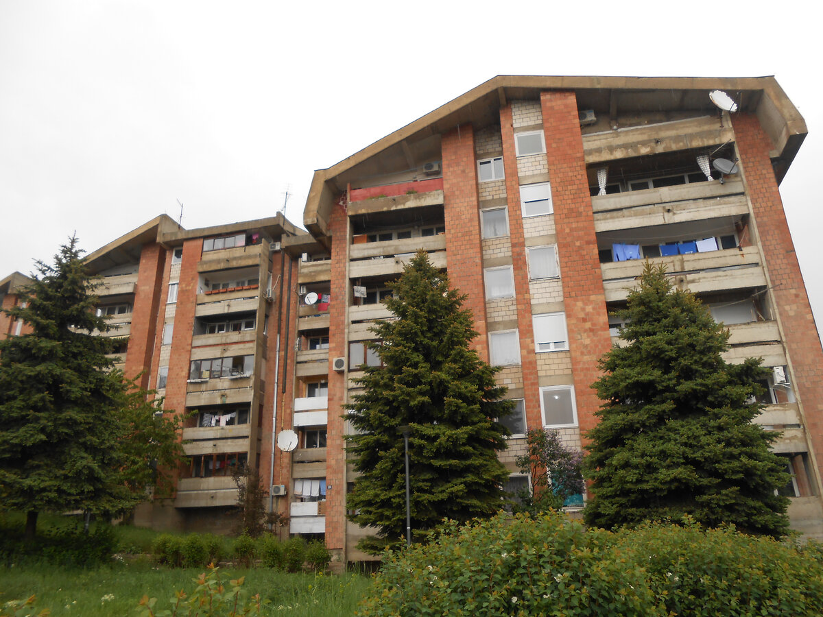 Типичные многоэтажки индустриального Бора. Апрель 2019 года, фото автора.