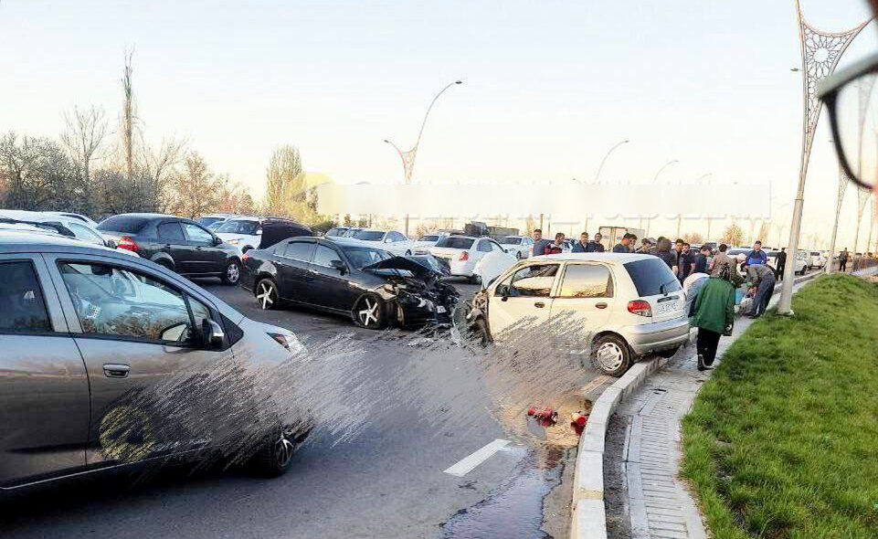 Авария на мотоцикле в Ташкенте