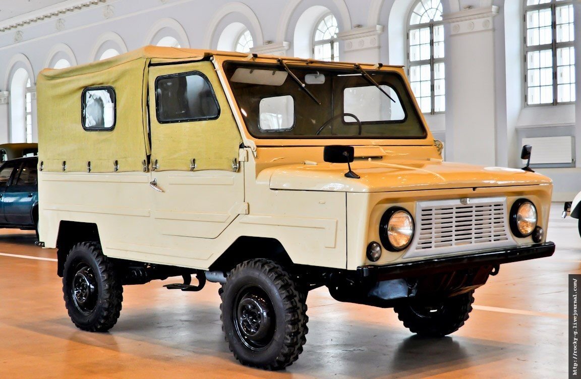 Первый израильский легковой автомобиль