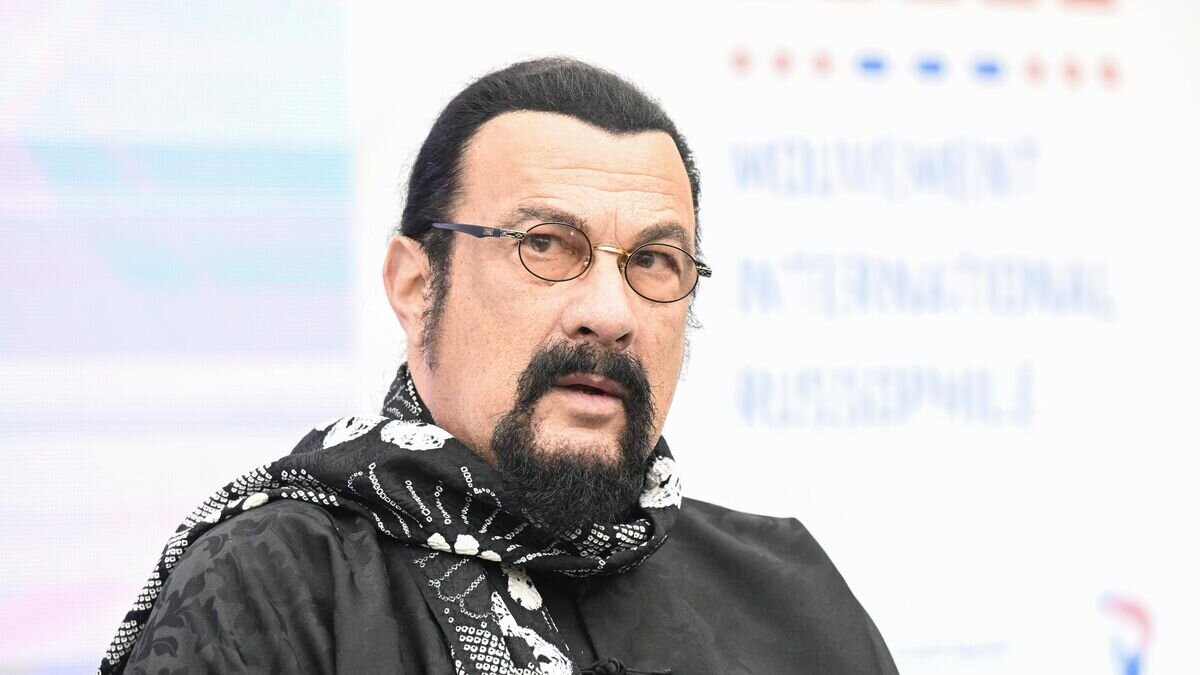    Стивен Сигал на открытии учредительного конгресса Международного движения русофилов© РИА Новости / Илья Питалев