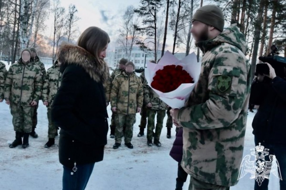    В Твери вернувшийся с СВО росгвардеец сделал предложение своей девушке