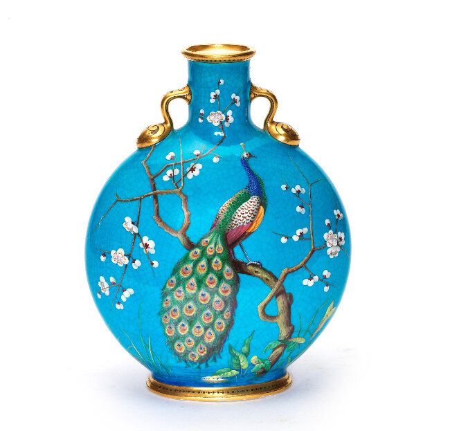 ������� �. ������ �����. ������, Minton, 1872. ������-������� ����������� ���� Bonhams. ��. ������ URL: https://www.bonhams.com/auction/18933/lot/149/christopher-dresser-attributed-for-minton-a-good-moon-flask-with-peacock-and-cranes-1872/