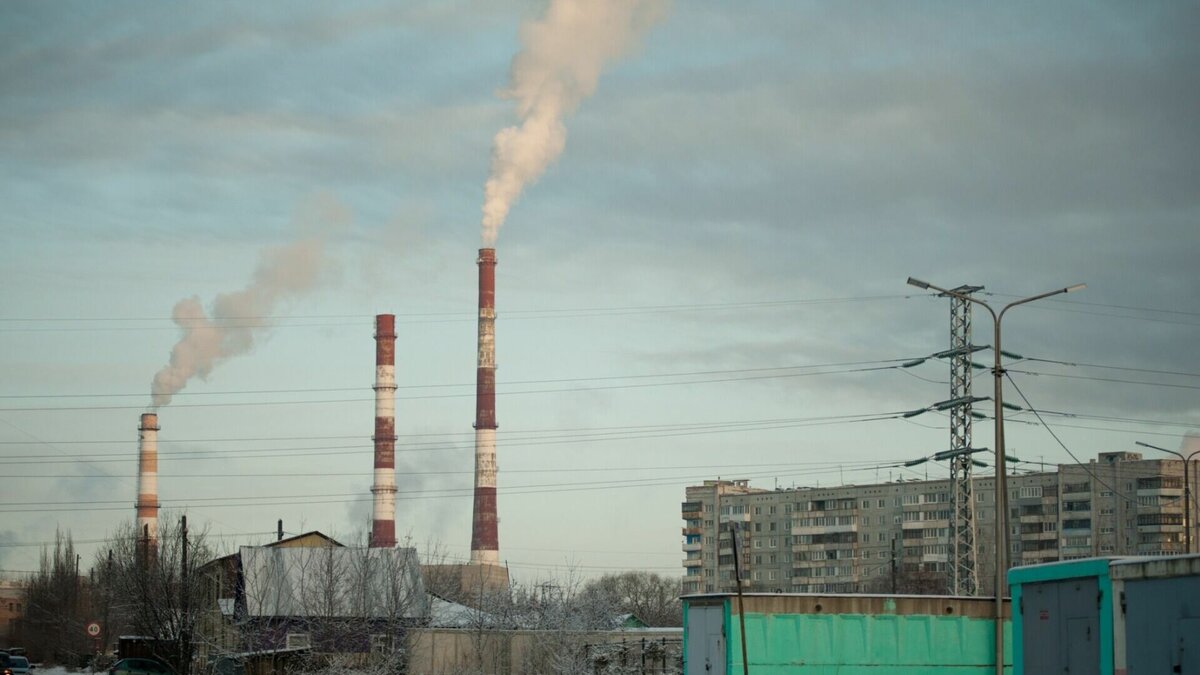     Тюменцы опять испугались странного гула, раздавшегося этой ночью. Такое сообщение от местного жителя появилось в паблике «ЧС Тюмень».