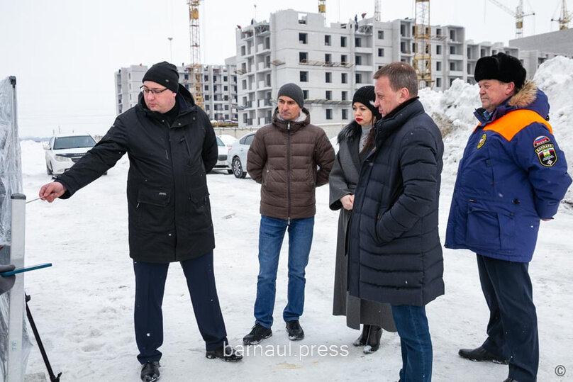     Совещание провели прямо в поле. barnaul.org