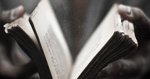 Книга и в эпоху интернета остается главным источником знаний.