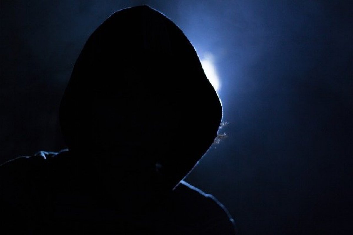    На Дону полиция ищет извращенца, который напал на девушку в подъезде дома