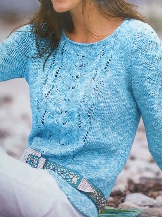 Меланжевый пуловер небесного цвета с ажурными полосами