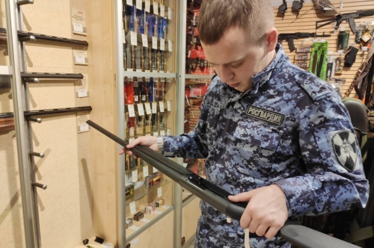    В Тверской области росгвардейцы за два месяца изъяли 180 единиц оружия