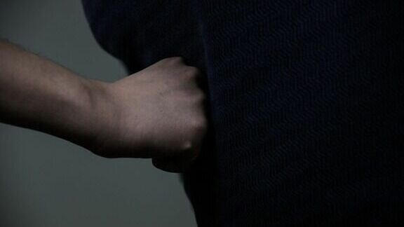     Мужчина находился в федеральном розыске из-за инцидента, произошедшего больше 10 лет назад. Об этом сообщают СМИ.