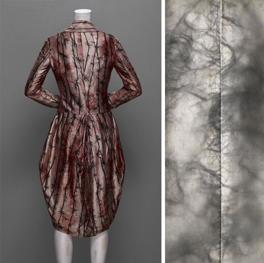 Смерть и национальный мистицизм - основа коллекций МакКуина. Его первое шоу "Джек Потрошитель преследует своих жертв" было показано в 1992 году в качестве выпускной работы из CSM. К одежде прилагались волосы самого Ли - символ любви в викторианскую эпоху.