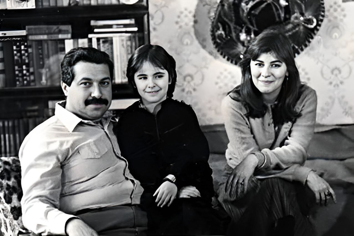 Лола гусман. Юлий гусман дети. Гусман юлий соломонович в молодости. Сколько лет гусману юлию. Гусман юлий соломонович с женой.