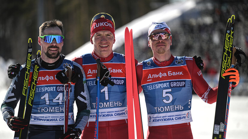     Призёры 30-км скиатлона среди мужчин на чемпионате России по лыжным гонкам в Тюмени, (слева направо): Сергей Устюгов — второе место, Александр Большунов — первое место, Иван Якимушкин — третье место  Павел Бедняков