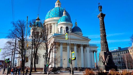 Троицкий собор Измайловского полка и Колонна Славы в Санкт-Петербурге