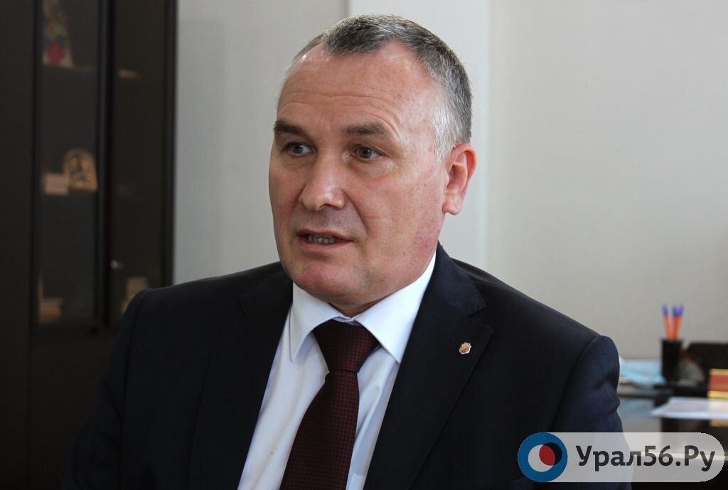    Глава Орска Василий Козупица вышел из отпуска и провел аппаратное совещание