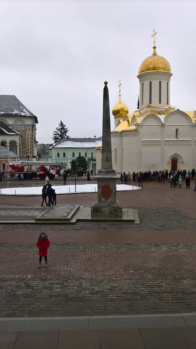 Машенька в Свято-Троицкой Сергиевой Лавре у преподобного Сергия Радонежского, фото из личного архива