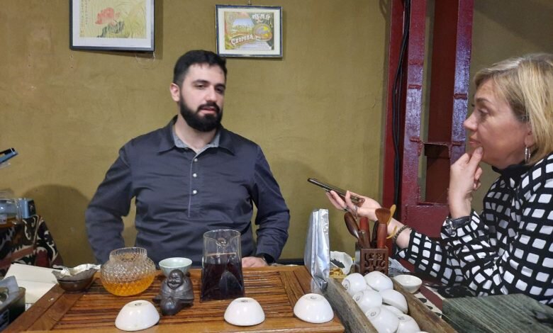 Чайный сомелье Эдгар Карамян / фото Демина Ольга