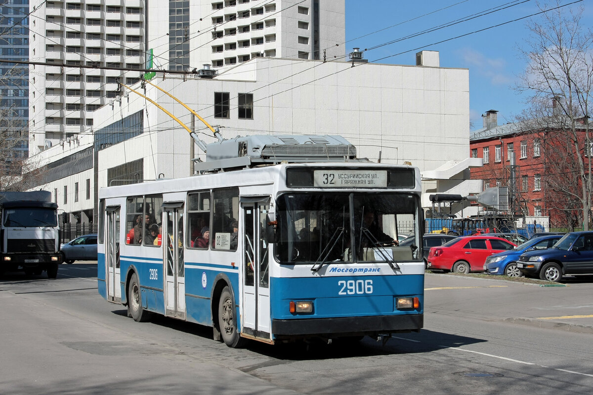 Троллейбус в москве