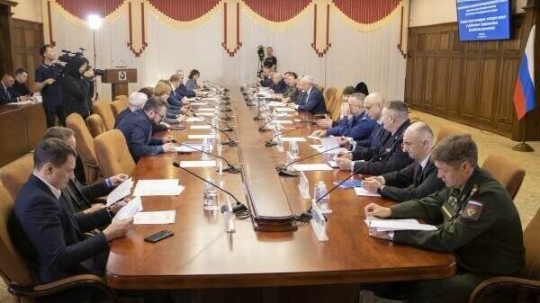     Событие прошло в доме официальных приёмов правительства региона. На мероприятии участники обсудили поддержку молодых семей и укрепление традиционных ценностей.