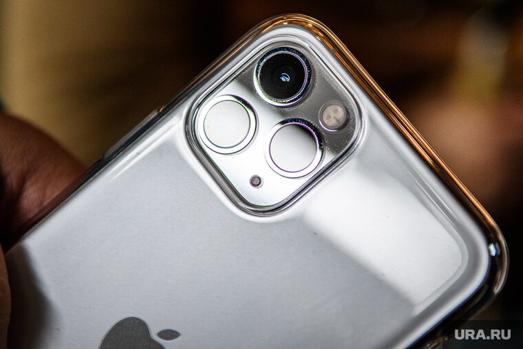    Большинство пермяков откажутся от своих iPhone ради работы