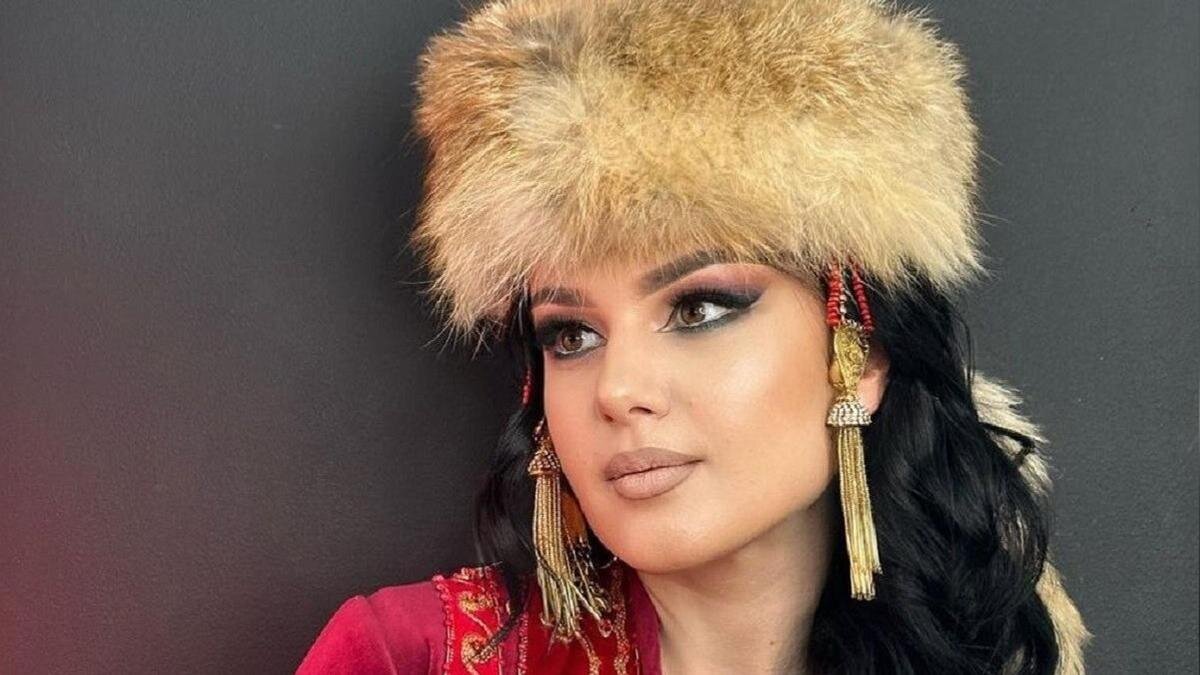    Анна Данченко:instagram.com/ann_2905