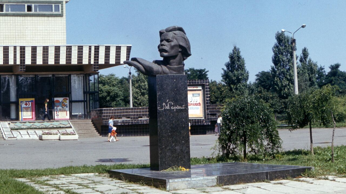 Памятник А.М. Горького