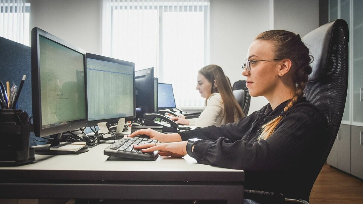     Волгоградцы в ходе опросов рассказали, как их наказывают на работе за ошибки и промахи. Во многих компаниях работников унижают и серьезно штрафуют, сообщает hh.ru.