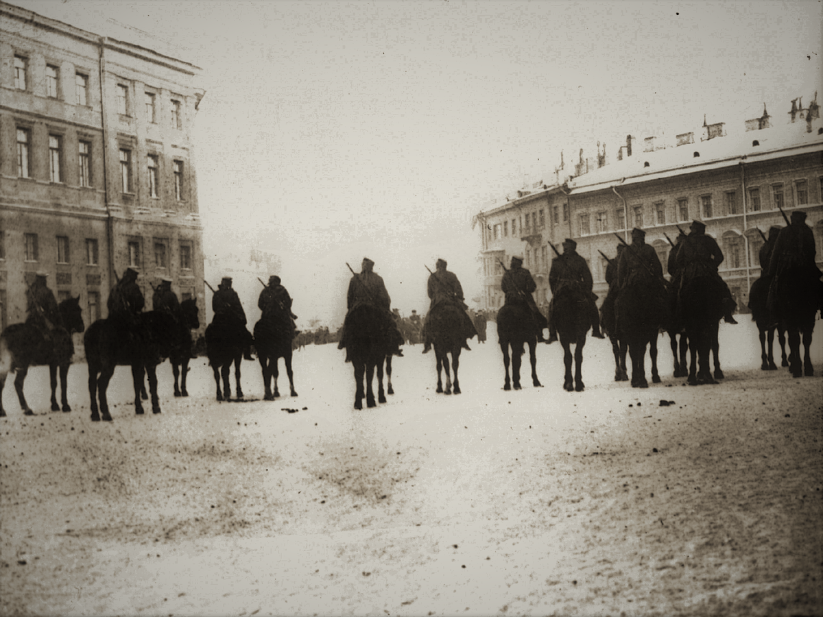 Войсковой конный заслон у Певческого моста. Санкт-Петербург, 9 января 1905 г.