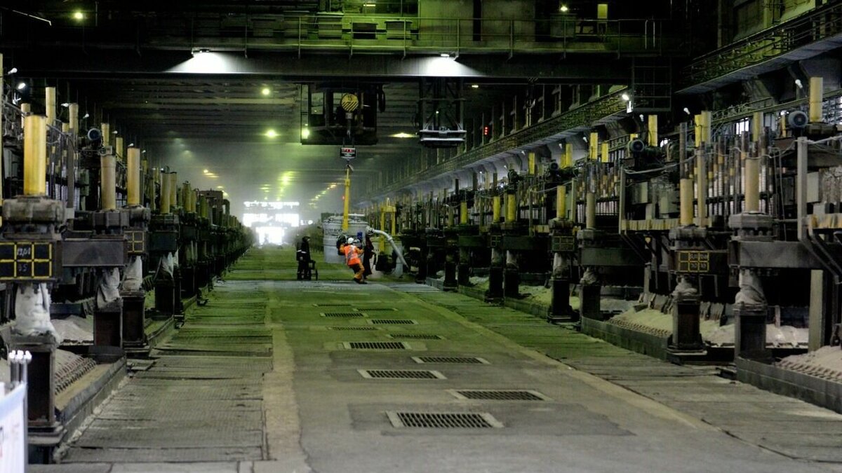     27 марта в ходе внеочередного собрания акционеры РУСАЛа решили не удовлетворять требование о доступе к данным о сделке РУСАЛа с Braidy Industries (США) и покупке акций энергохолдинга «РусГидро».