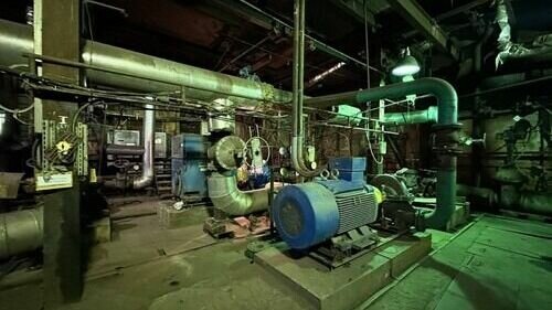     Компания оказывала в шести поселках «почти весь спектр коммунальных услуг: предоставление тепловой энергии, холодного водоснабжения, водоотведения и подвоза воды». Уход связан, по сообщению компании, с "колоссальными убытками".