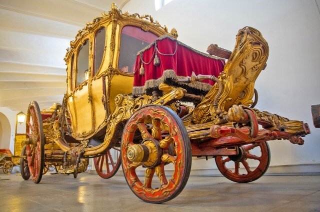   Чем знаменита вернувшаяся в Царское Село парадная карета Екатерины II?