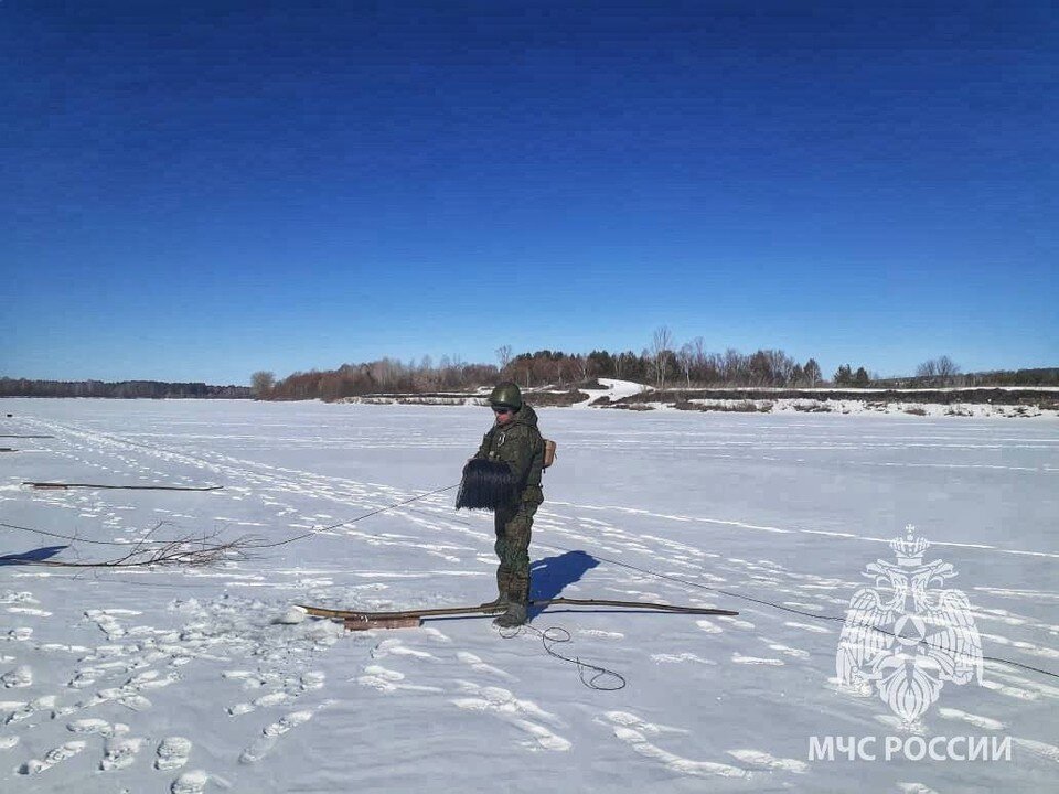     Подрывы льда  пресс-службы ГУ МЧС по Алтайскому краю